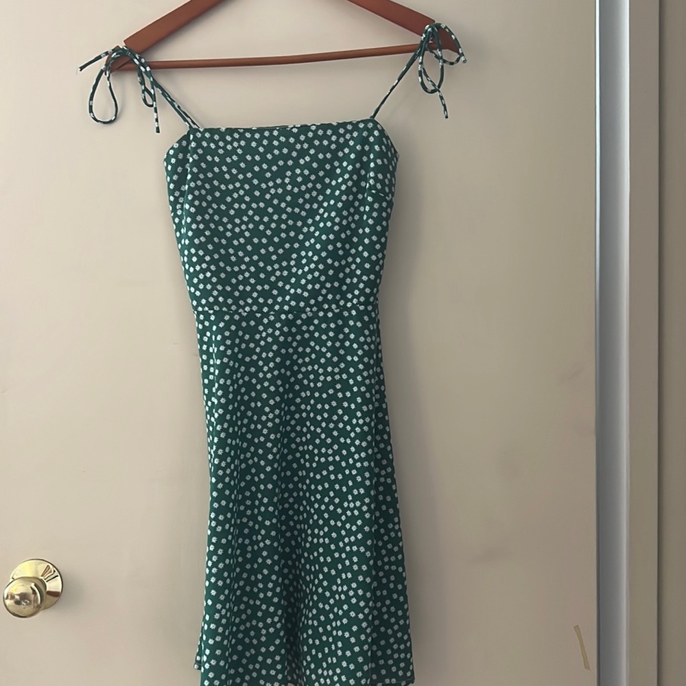 Women’s green ditsy floral spaghetti-strap dress